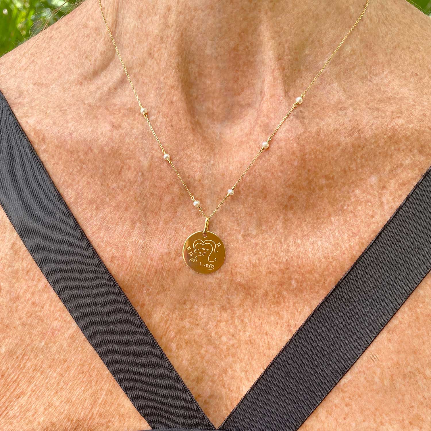Muze 18k gold vermeil soul medal necklace, art inspired jewelry, dainty talisman symbol of love, friendship, complicity .Meaningful sentimental gift perfect for her,wife girlfriend or as friendship present.